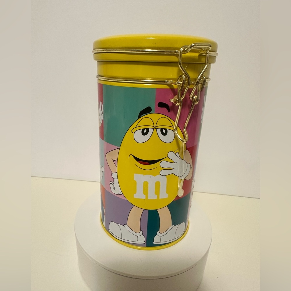 🌼 3 For $30 M&M's Collector's Round Tin 2011
Character Print Empty Hotshots
Lid